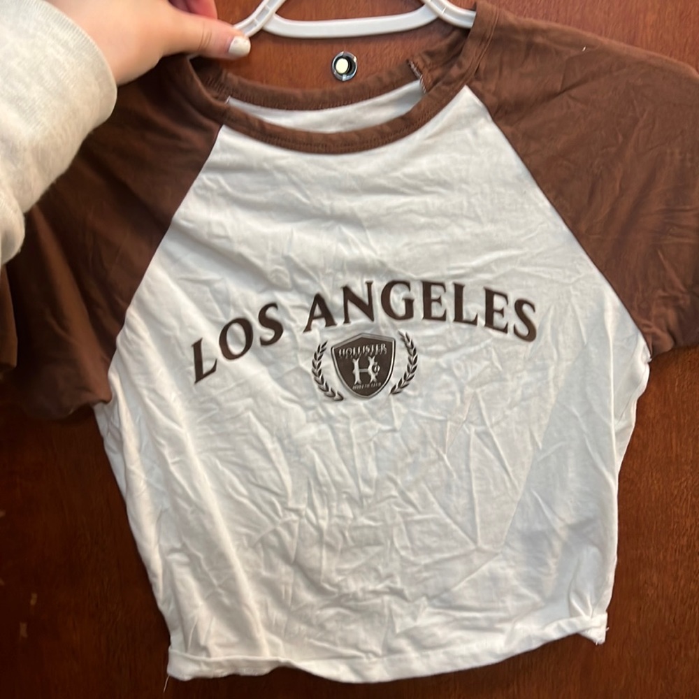 Hollister baby tee crop “Los Angeles”